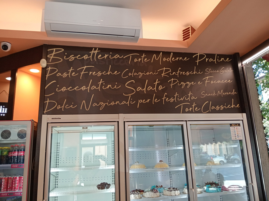 Bar Pasticceria Montanelli-格罗塞托必去景点