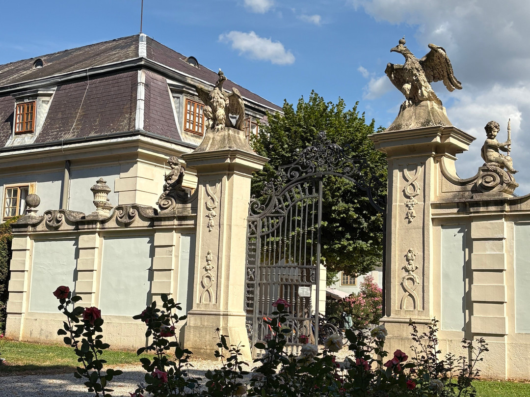 Schloss Halbturn-Halbturn必去景点