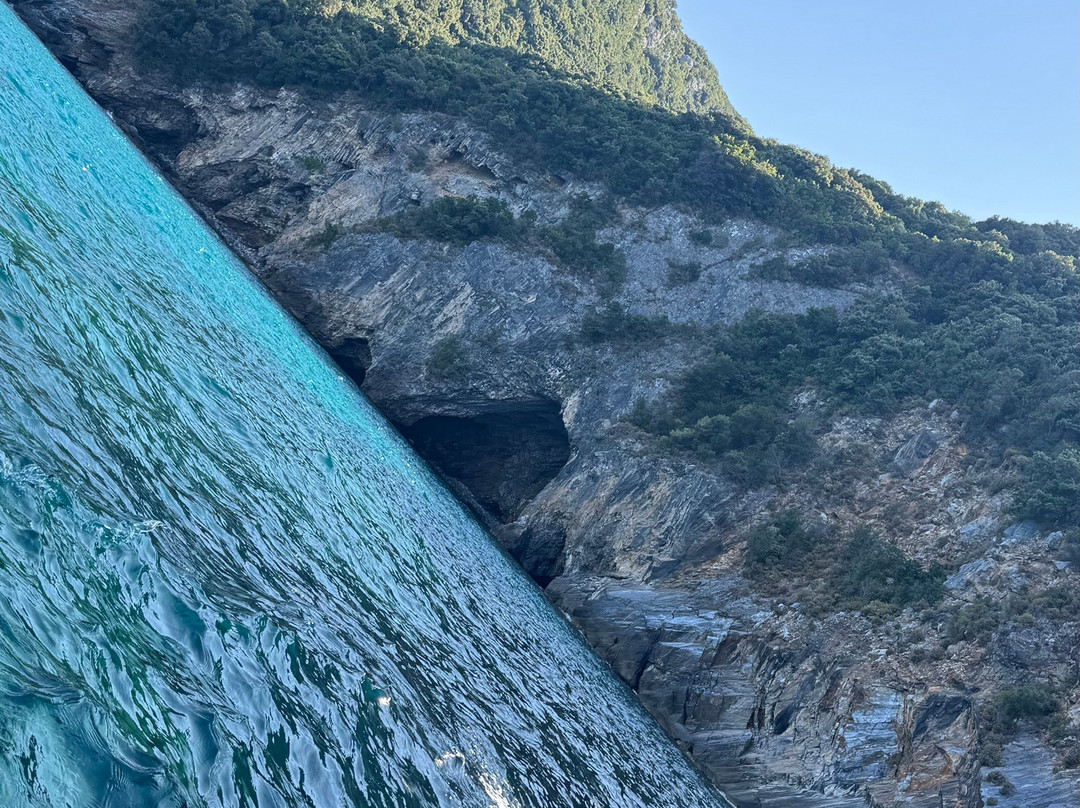 Boat & Cruise Hiring-Chorefto必去景点