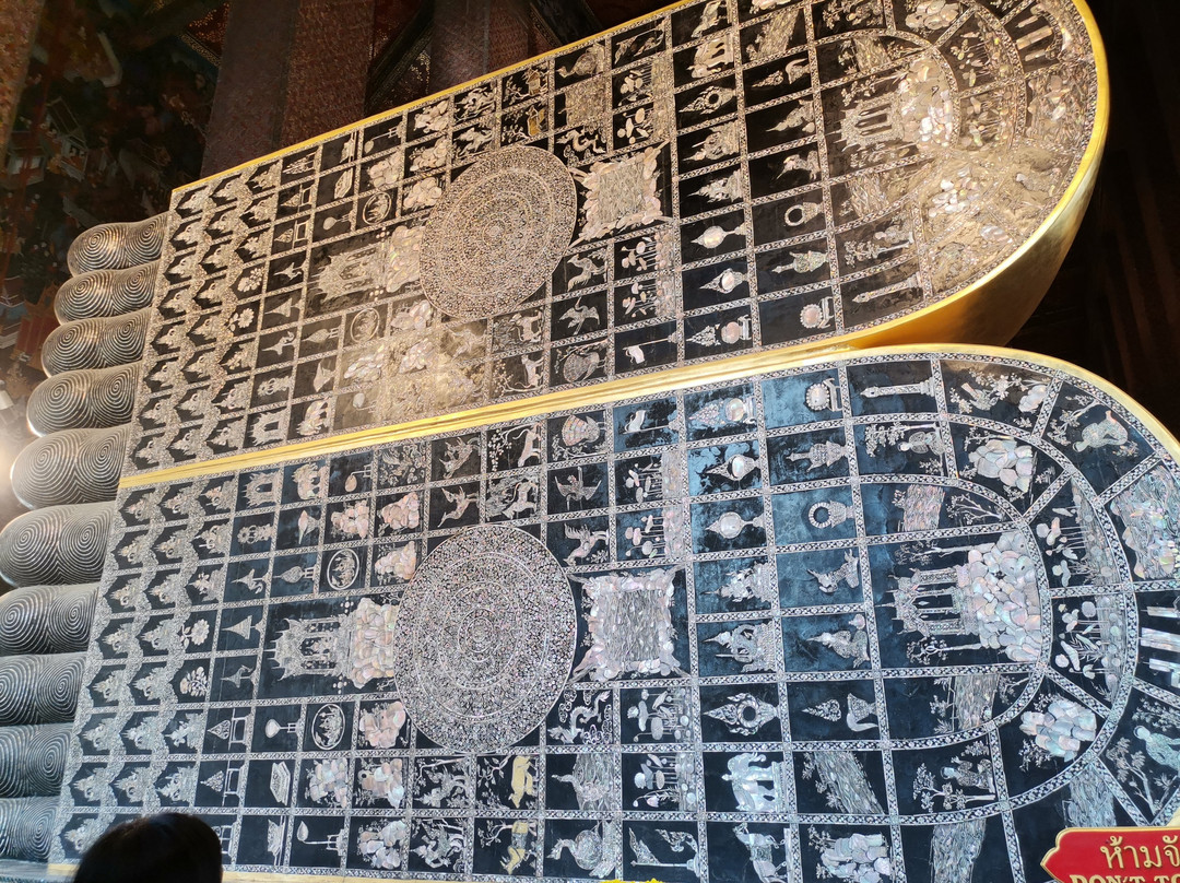 卧佛寺-曼谷必去景点