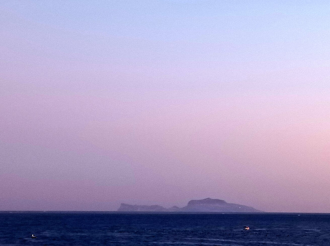 拉特里佩戈拉酒店主图