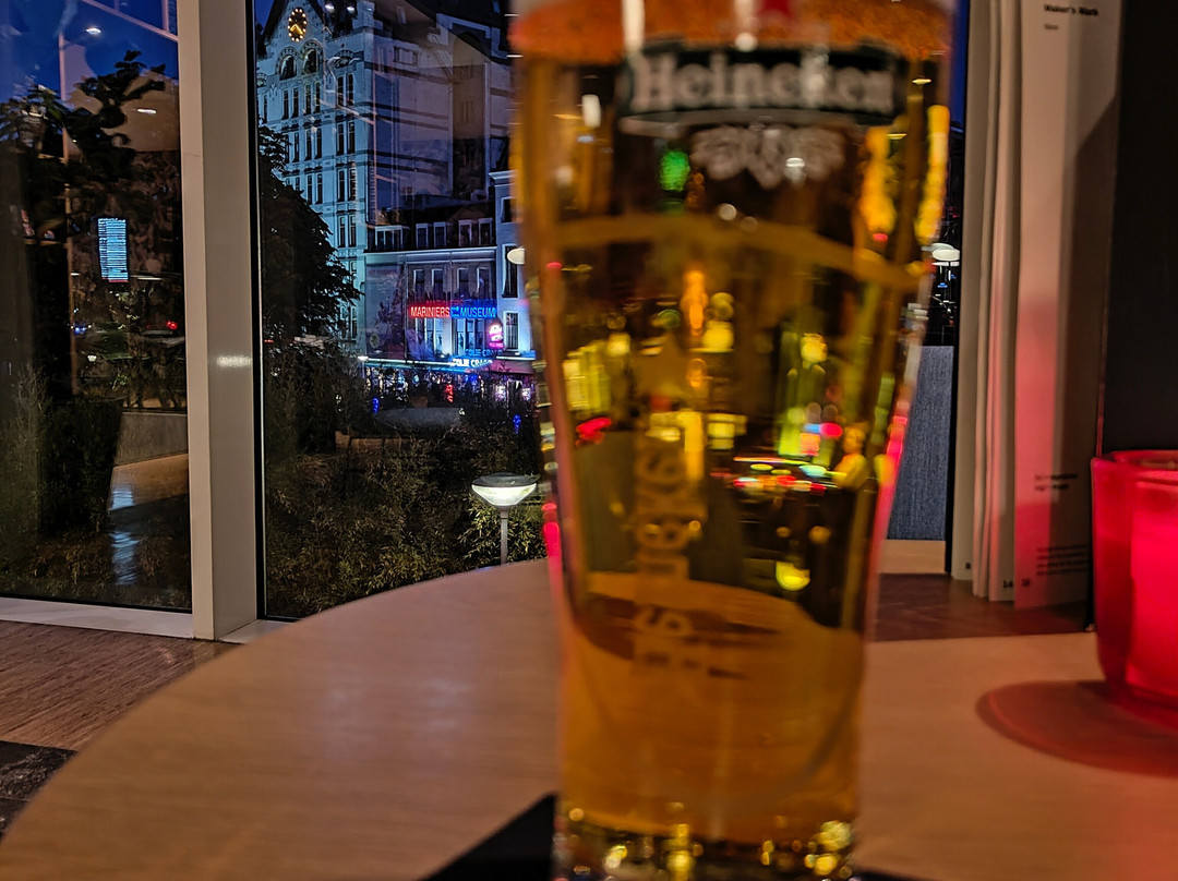 鹿特丹世民酒店主图
