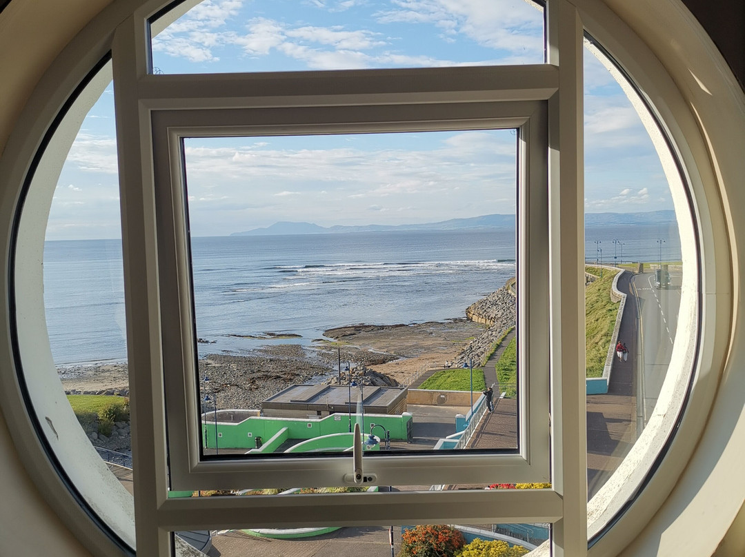 The Holyrood Hotel - Blue River Leisure Centre主图