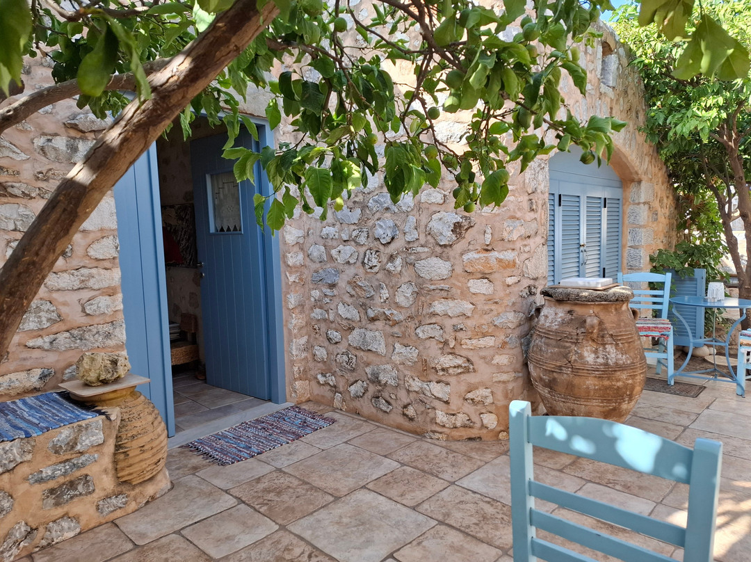 Petrounis Hotel主图