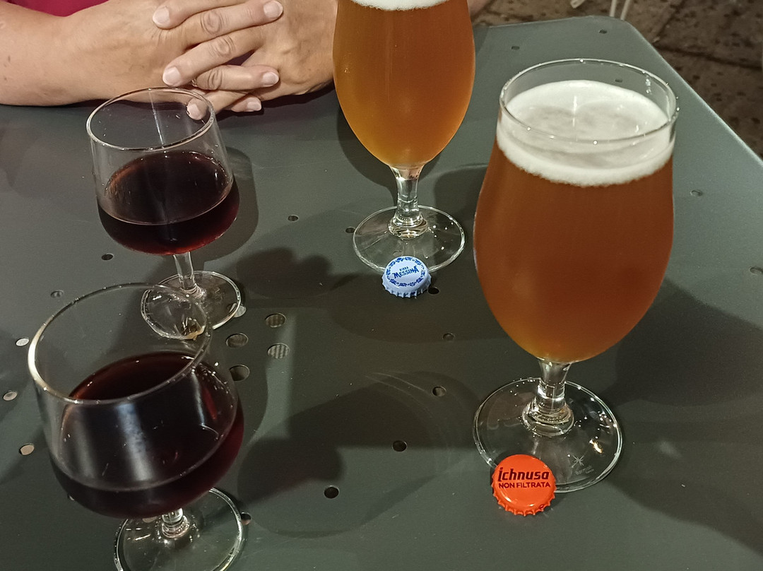 城堡酒店主图