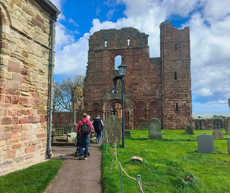 Lindisfarne Priory-Holy Island必去景点