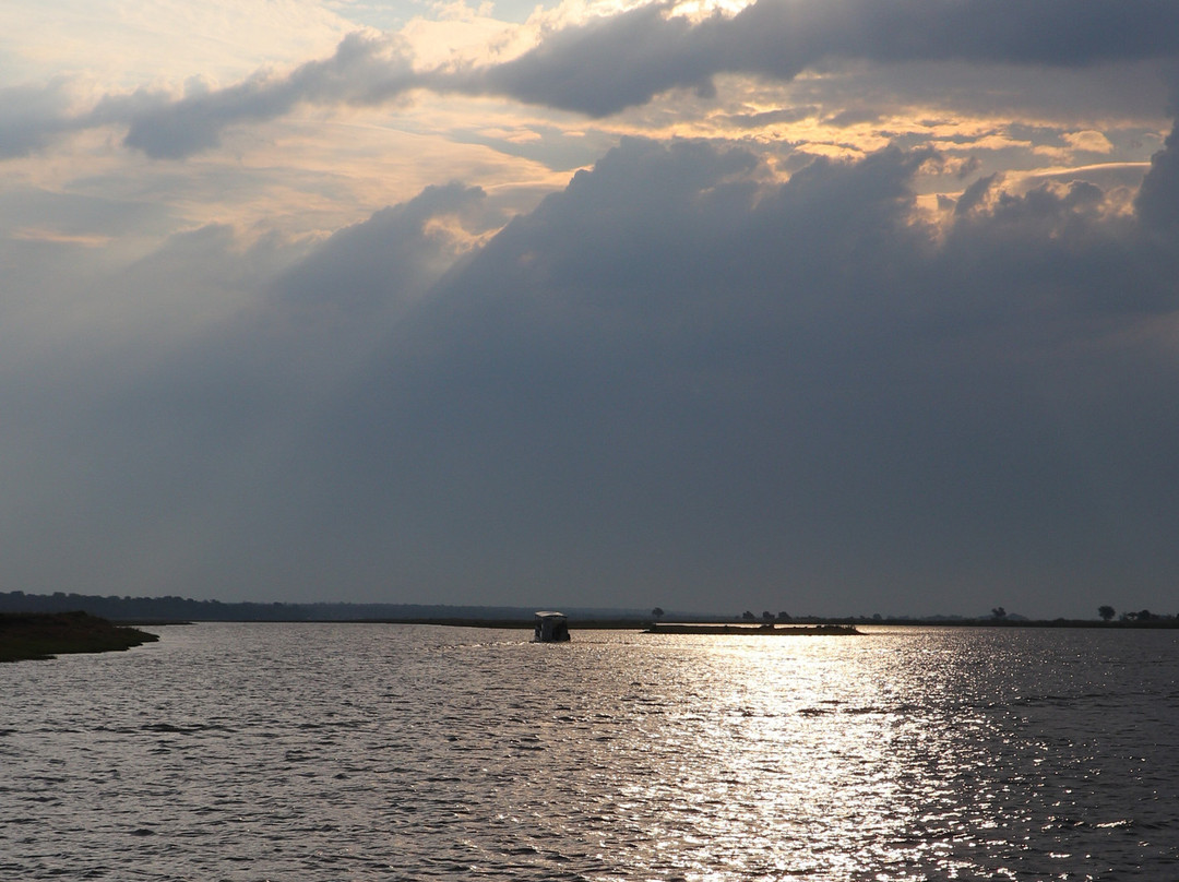 Chobe River Boat Cruises-卡萨尼必去景点