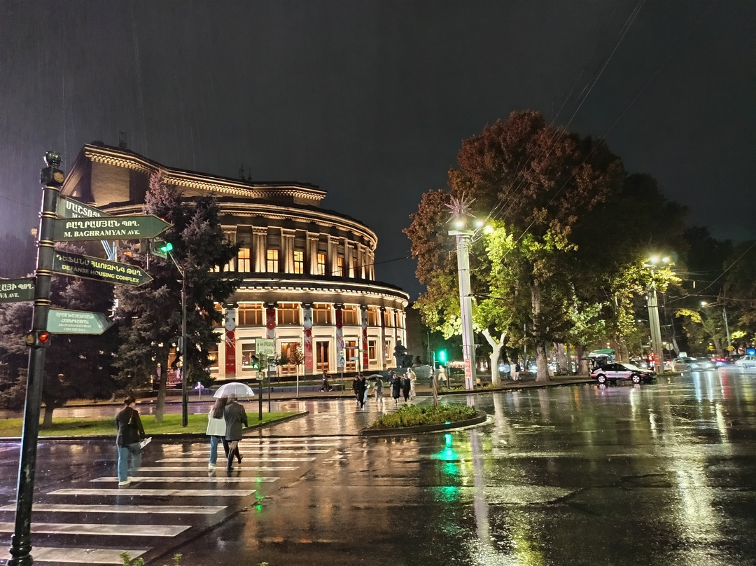 The Armenian National Academic Theater of Opera and Ballet named after Alexander Spendiaryan-埃里温必去景点