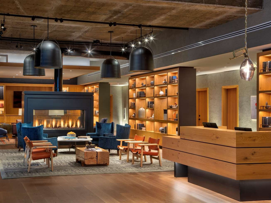 Canopy by Hilton Baltimore Harbor Point