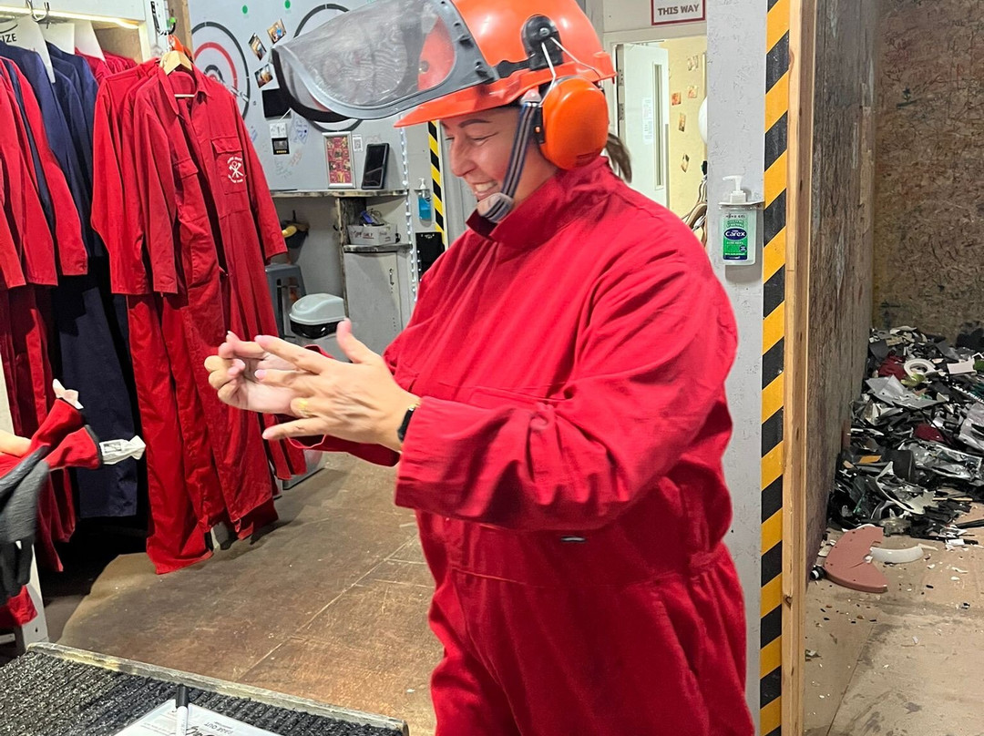 Rage Out - Rage Rooms & Axe Throwing-梅德斯通必去景点