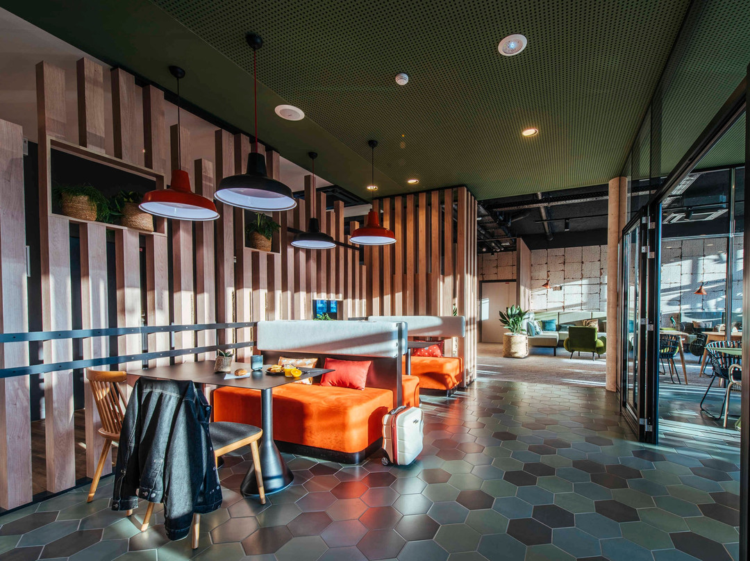 宜必思尚品鲁昂中心左岸酒店主图