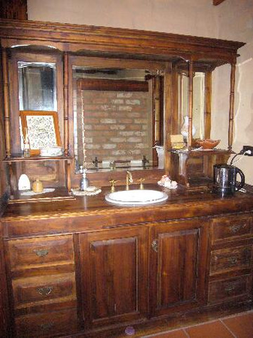 Mudbrick Manor主图