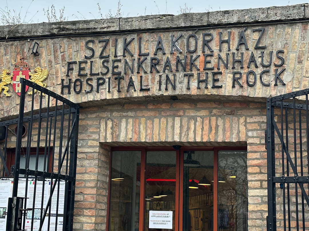 岩石核地堡博物馆战地医院-布达佩斯必去景点