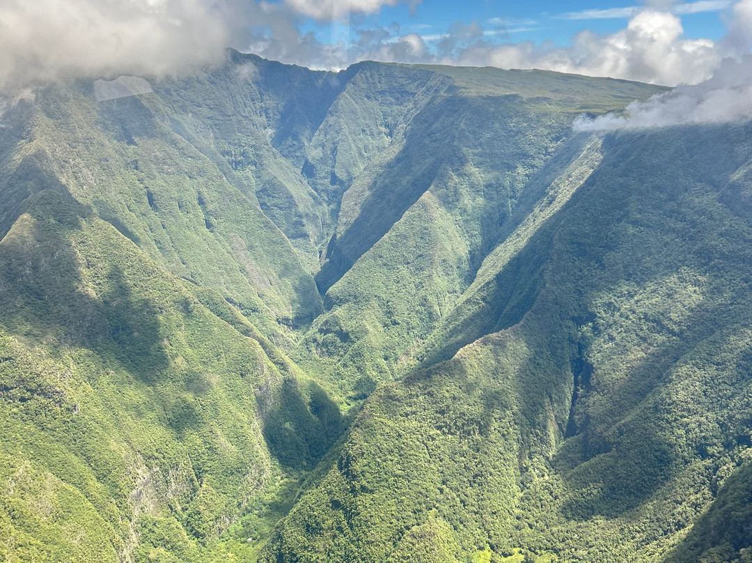 Corail Helicopteres-Triolet必去景点