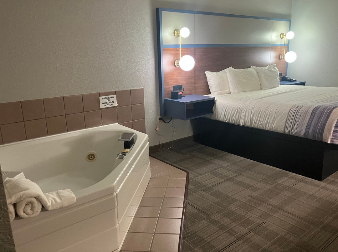 AmericInn by Wyndham Monroe主图