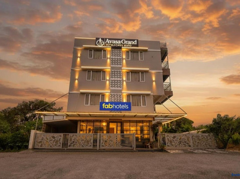 FabHotel Avasa Grand