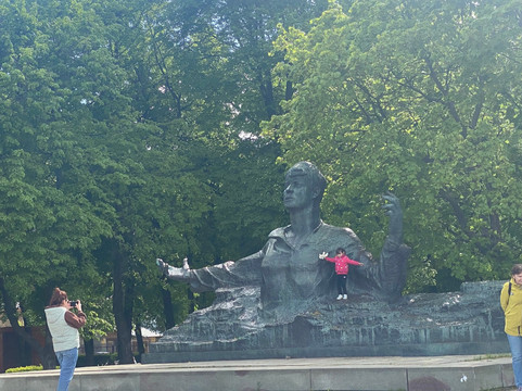 Sergey Yesenin Monument-Ryazan必去景点