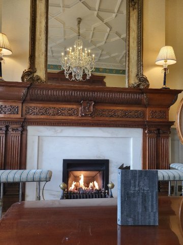 基沃斯剧院酒店-官方