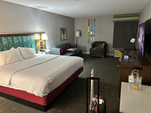 南里士满欢朋酒店主图