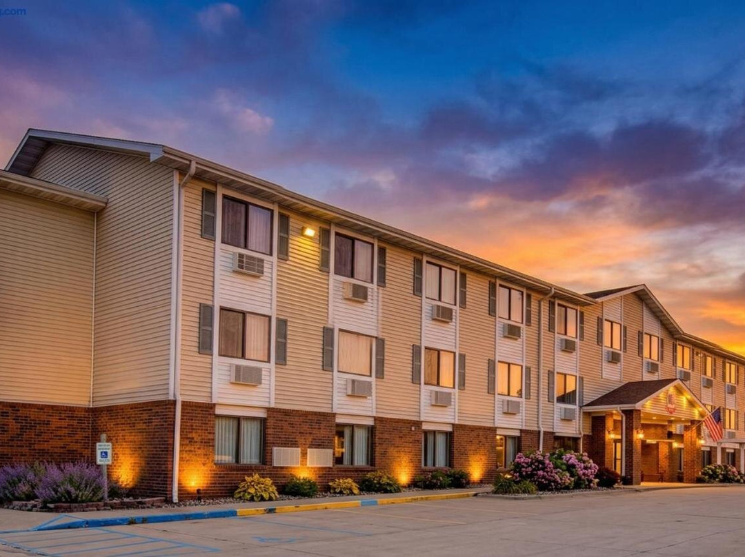 Capital O Amerihost Inn and Suites Kingdom City Hwy 54 MO