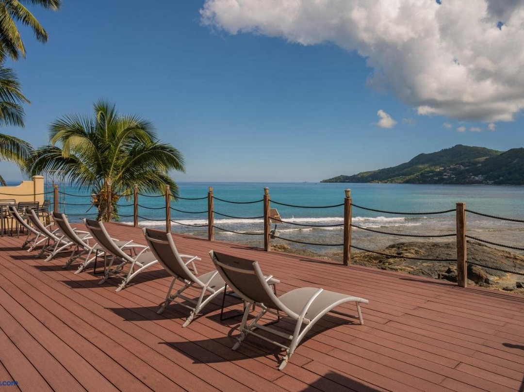 Surfer Cove Apartments