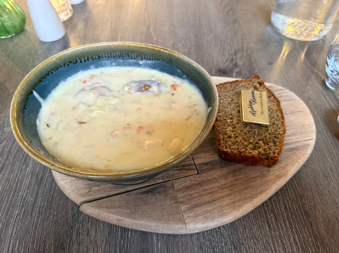 Andersons Boathouse Restaurant and accommodation