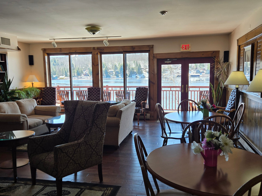 Water's Edge Inn主图