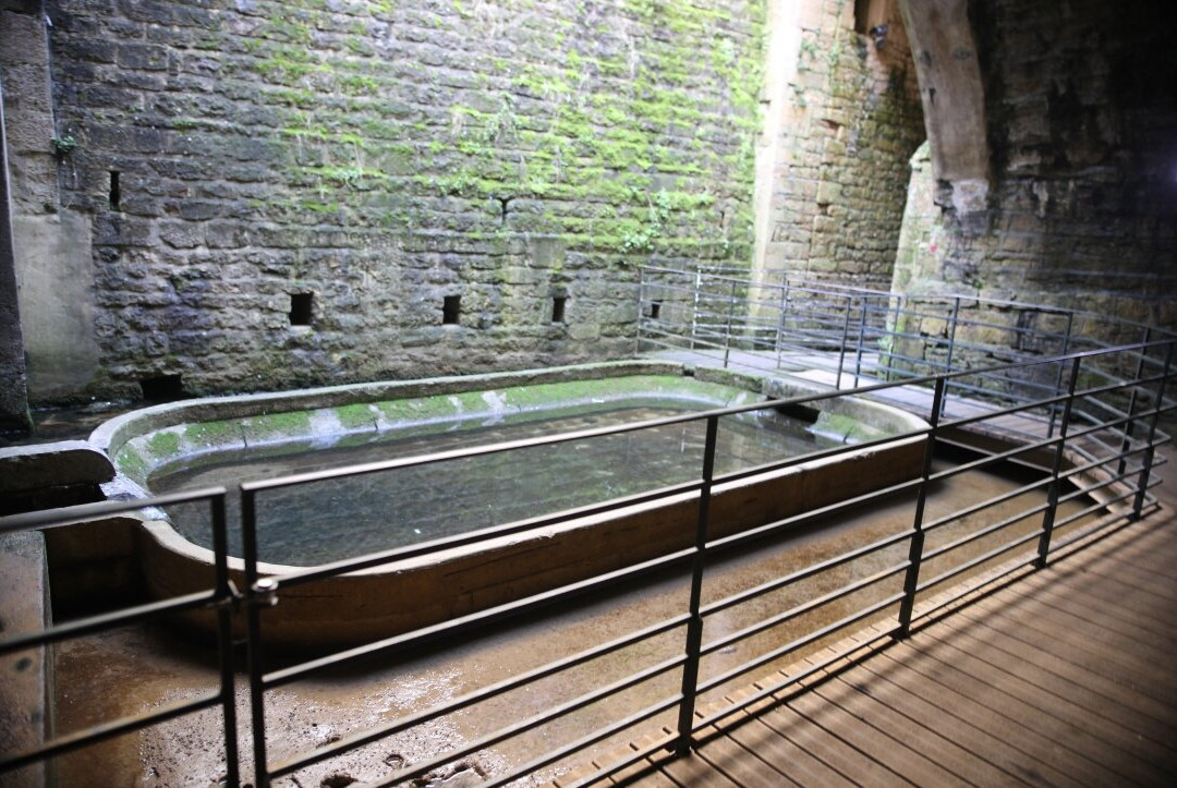 La Fontaine aux Lépreux-多勒必去景点