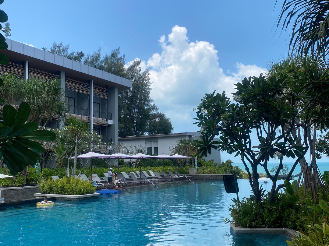 芭堤雅万丽水疗度假酒店主图