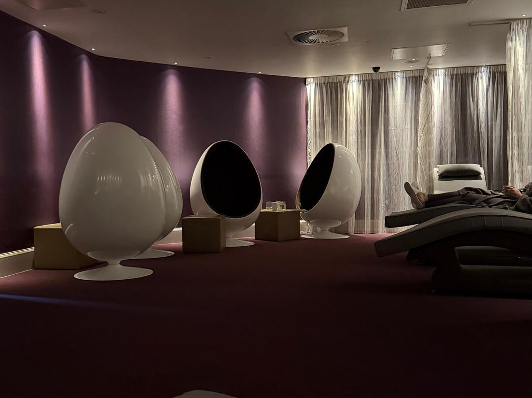 格拉斯哥韦斯特伍德温泉高尔夫度假村希尔顿逸林酒店主图