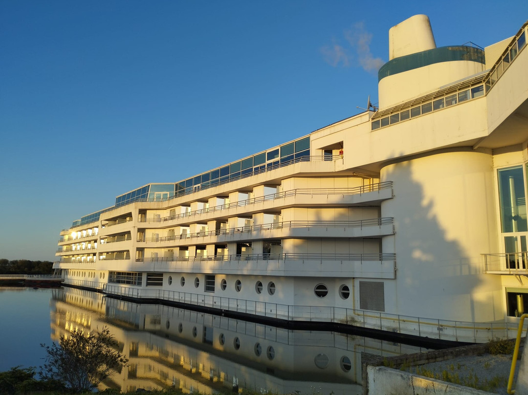 美丽华拉西加尔海水浴及 Spa 酒店主图