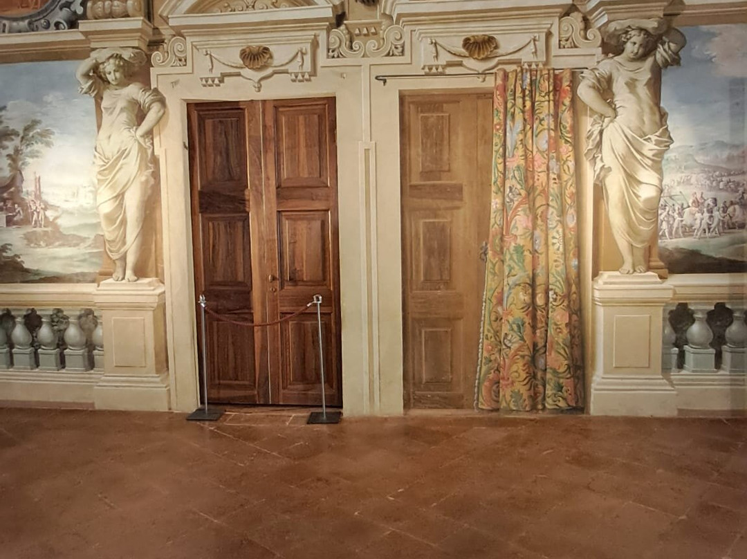 Palazzo Ducale-萨索洛必去景点