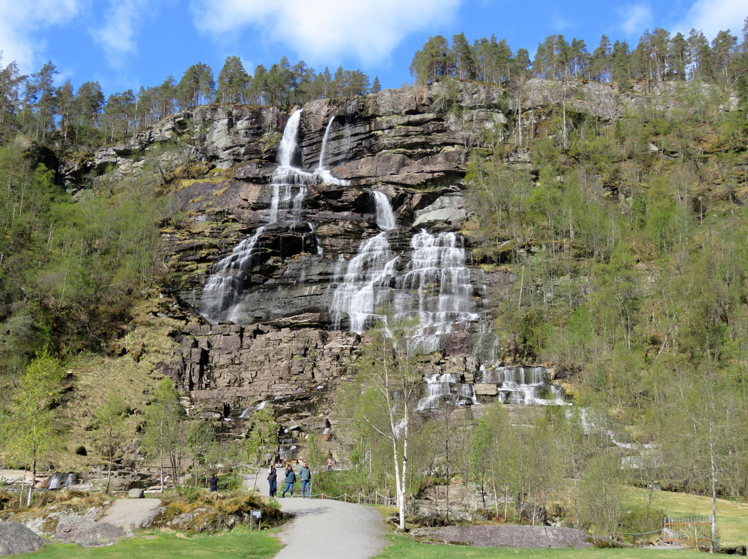 Tvindefossen-沃斯市必去景点