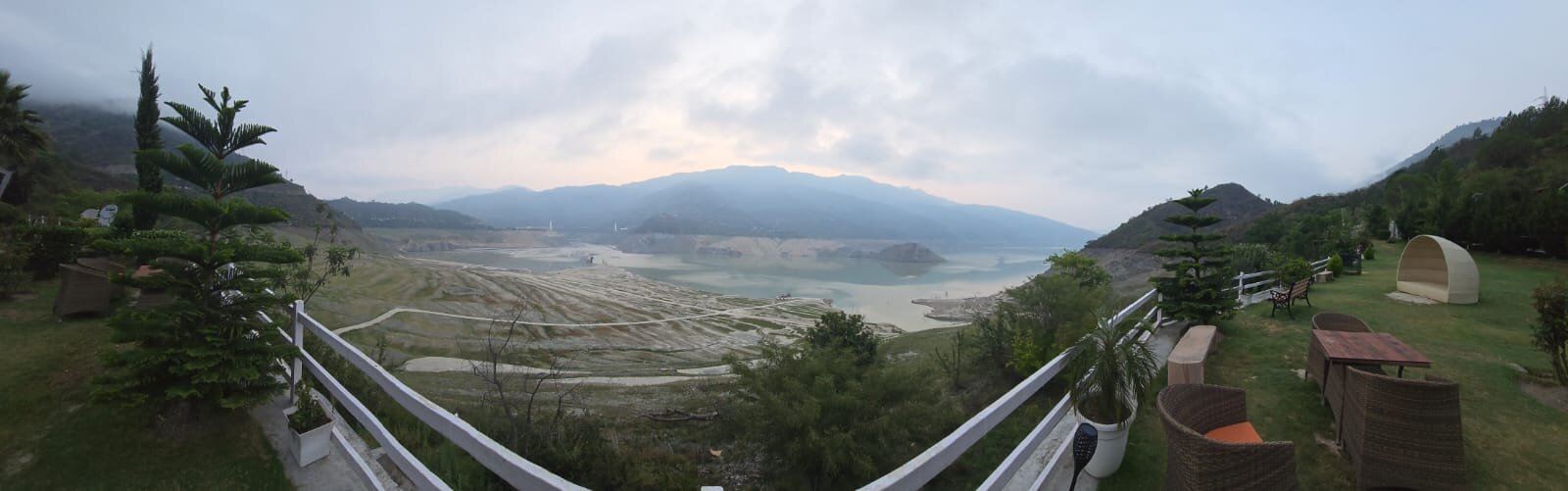 ROI浮动小屋和生态客房酒店-旅行者