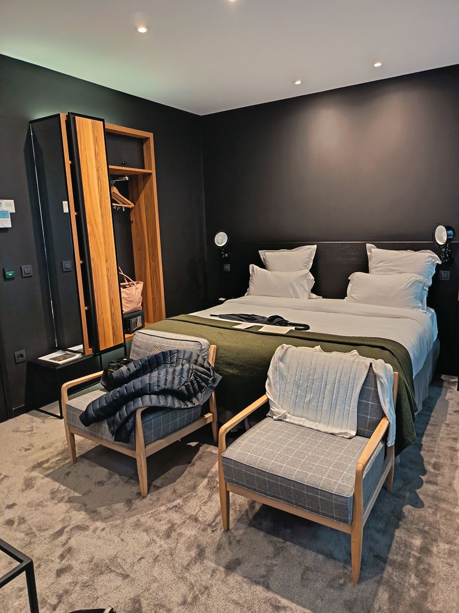 罗浮宫朗斯 - 法式精神酒店-旅行者