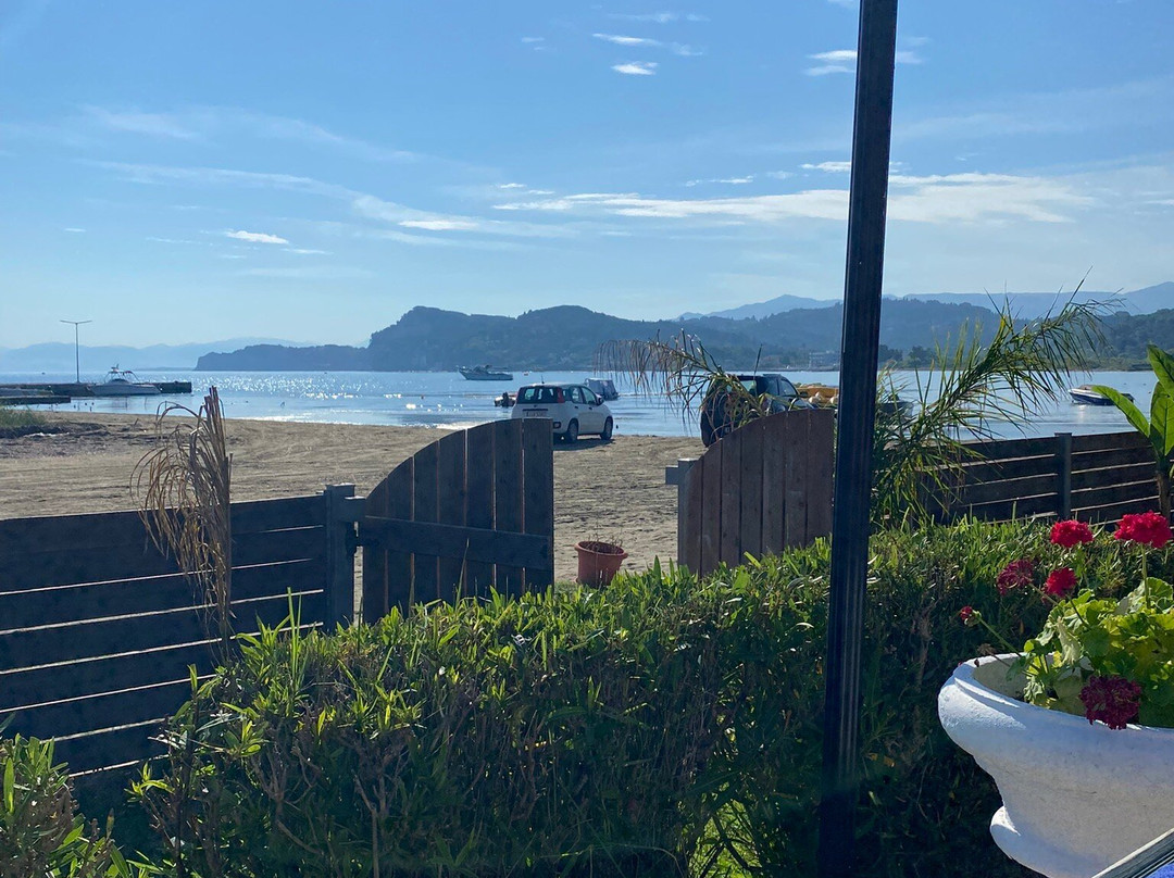 Three Brothers Pool Bar-Restaurant-Hotel主图