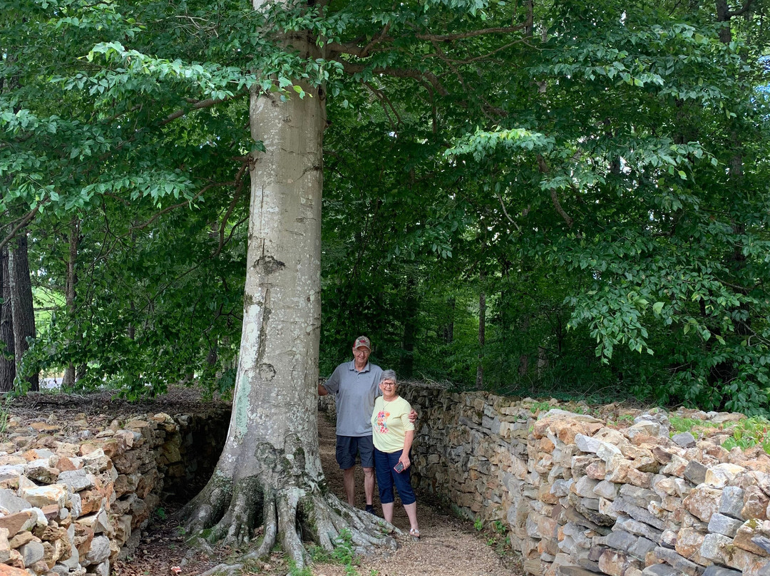 Wichahpi Commemorative Stone Wall-弗洛伦斯必去景点