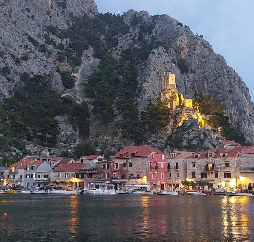 德沃尔别墅酒店主图