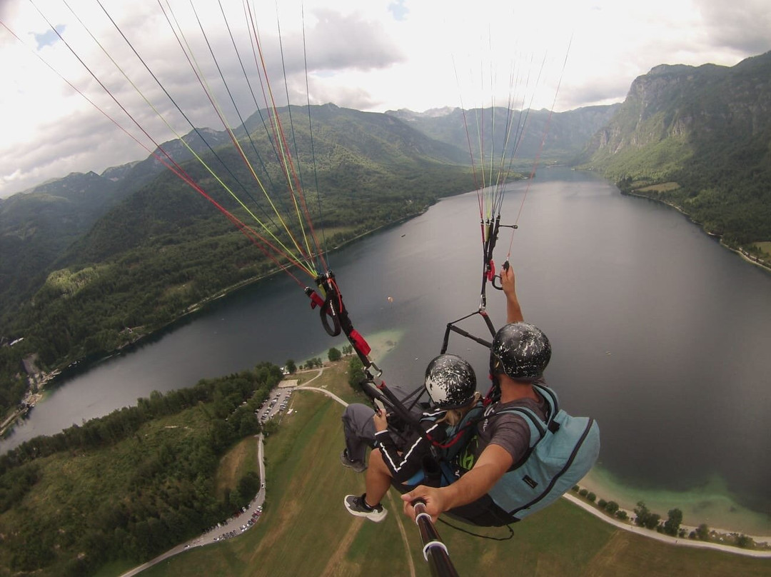 Loop Team Tandem Paragliding Bohinj-博希尼湖必去景点