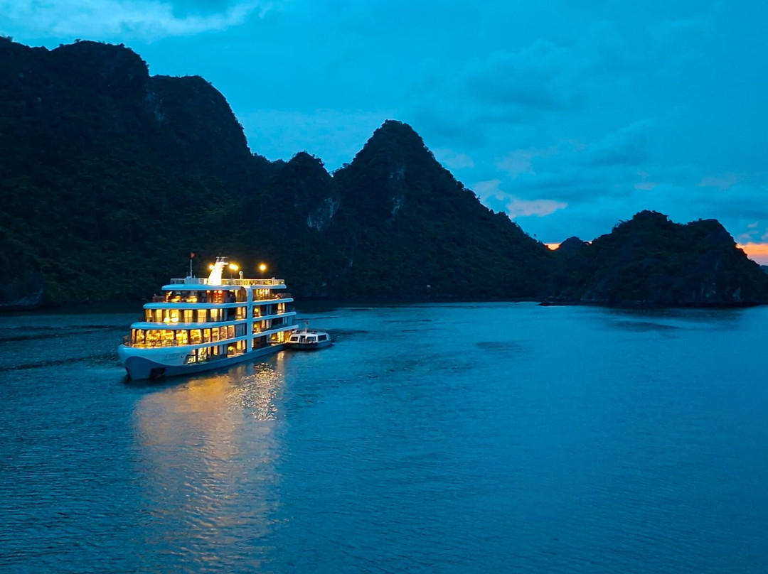 Halong Capella Cruise-海防必去景点