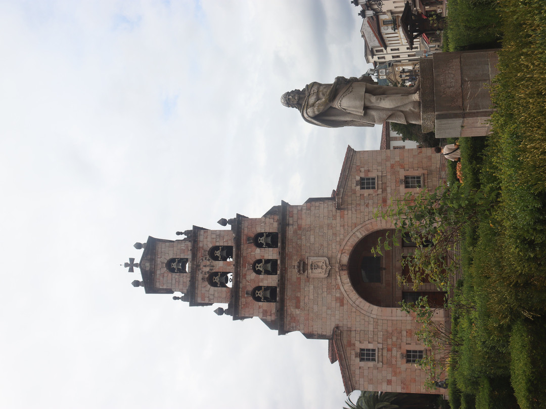 Iglesia of La Asuncion-Cangas de Onis必去景点