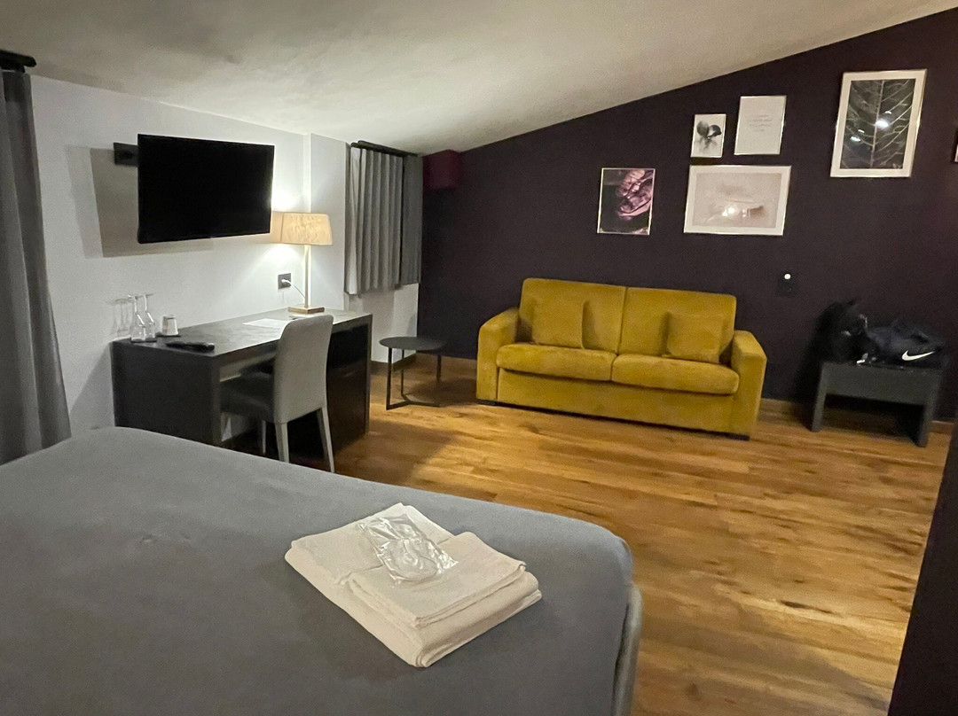 Mantra Suite & Rooms