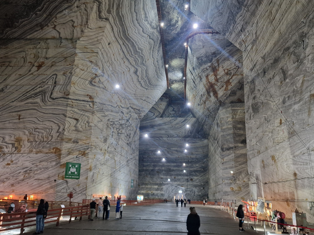 Unirea Salt Mine-斯勒尼克必去景点
