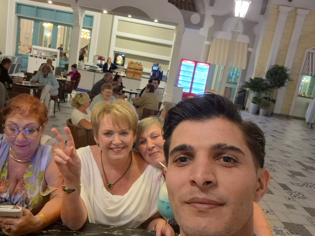 Quattro Beach Spa & Resort Hotel主图