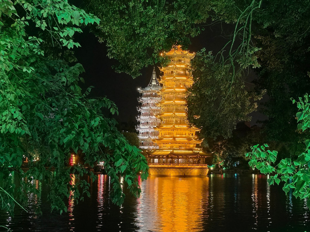 日月塔-桂林市必去景点