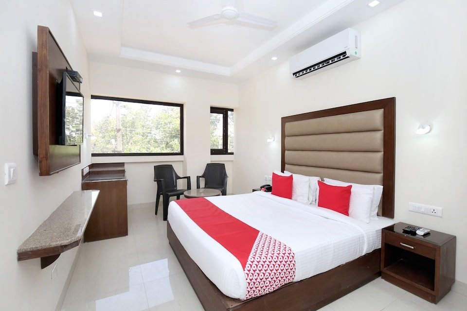 OYO 12245 Park Royal