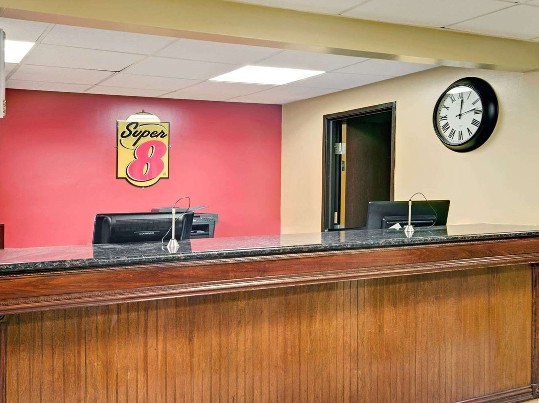 Super 8 by Wyndham Stamford/New York City Area