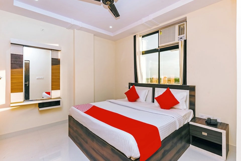 OYO 30328 Hotel Shyam Palace