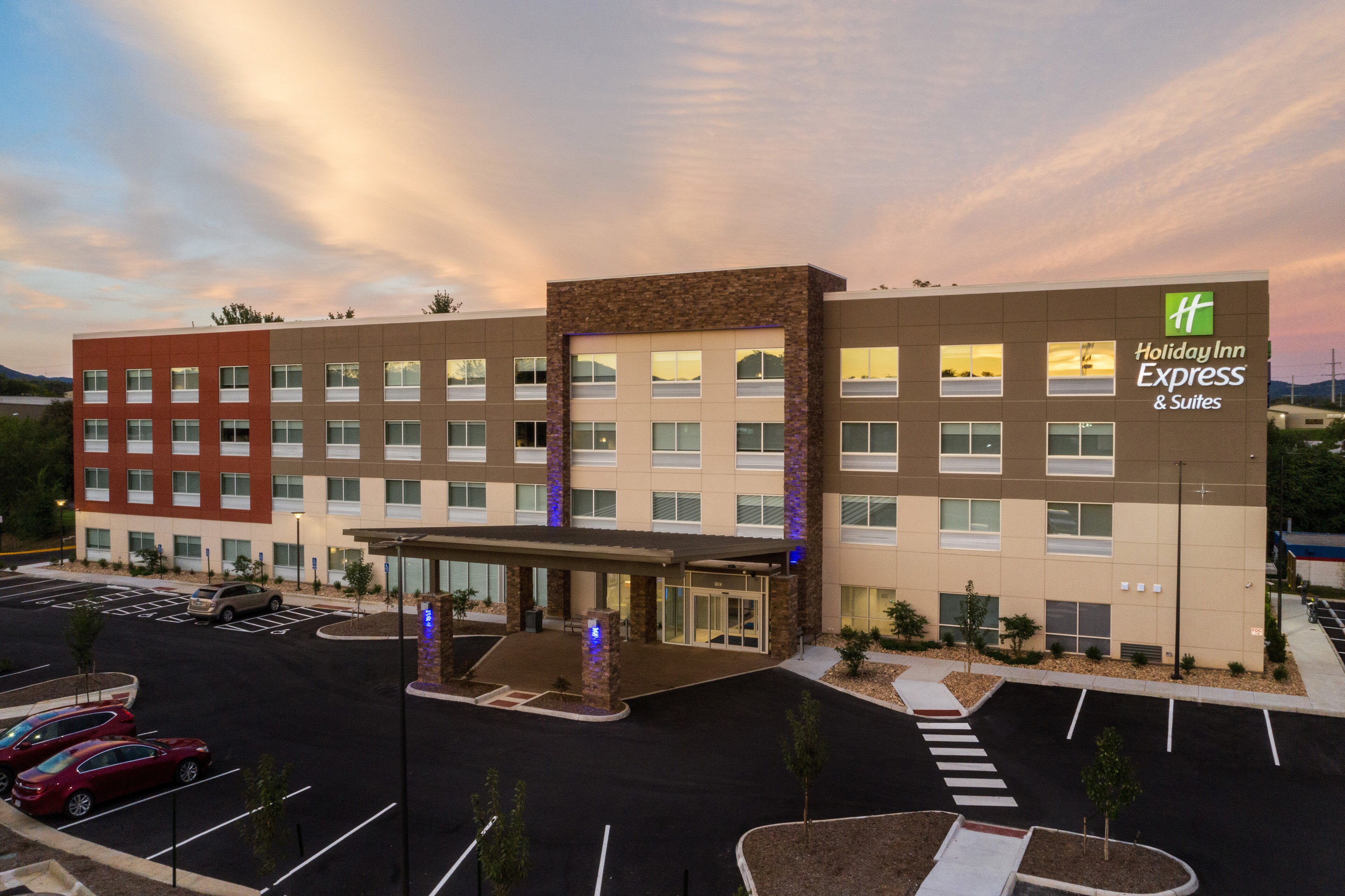 Holiday Inn Express & Suites Roanoke - Civic Center , an IHG hotel-官方