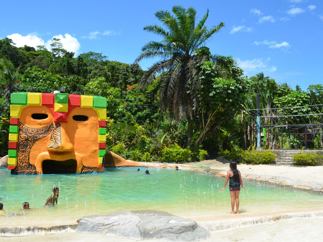 Tsulu Beach Bunkhouse and Apartments